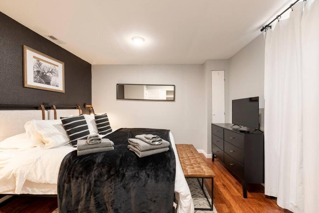 Adorable 2-Bedroom Modern Basement Denveri nemzetközi repülőtér Kültér fotó