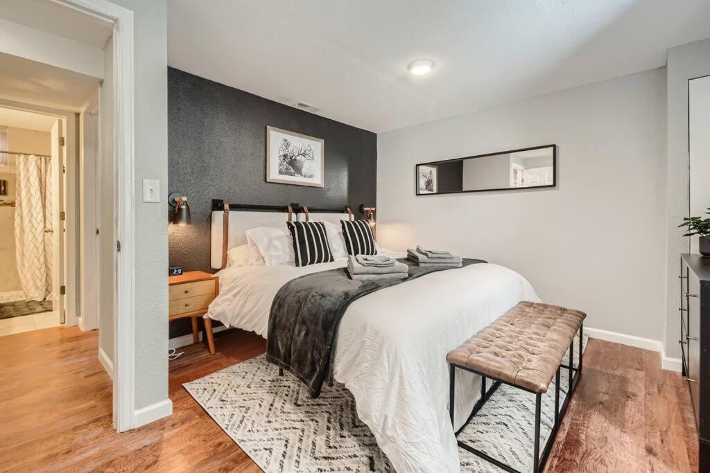 Adorable 2-Bedroom Modern Basement Denveri nemzetközi repülőtér Kültér fotó