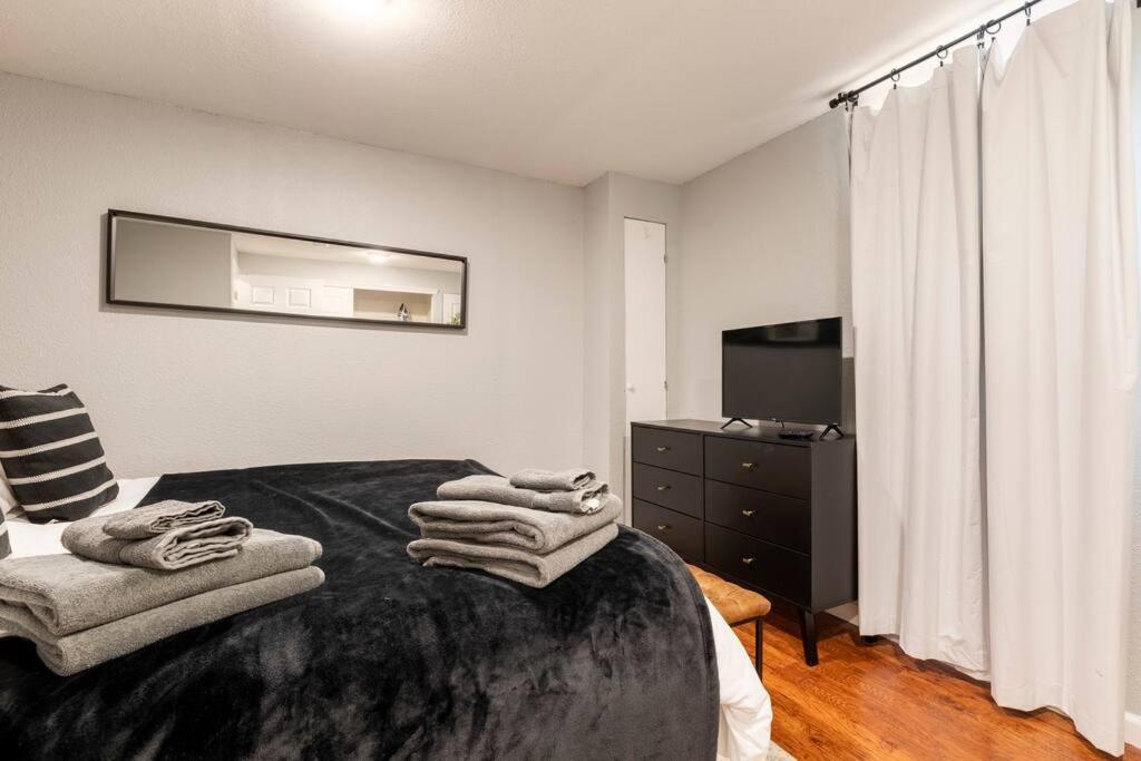 Adorable 2-Bedroom Modern Basement Denveri nemzetközi repülőtér Kültér fotó
